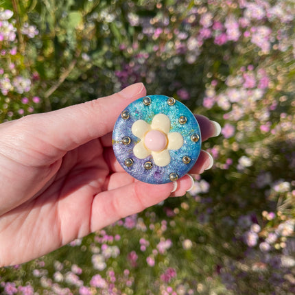 Round Flower Shimmer Glimmer