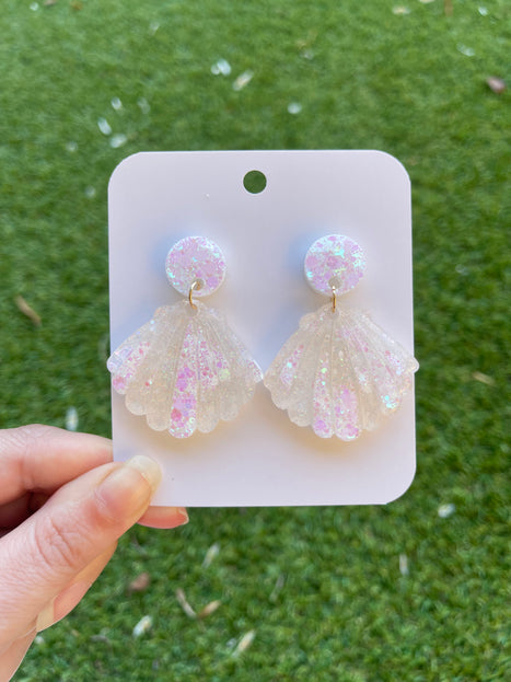 Clam Shell Glitter Earrings- White