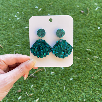 Clam Shell Glitter Earrings- Emerald Matte