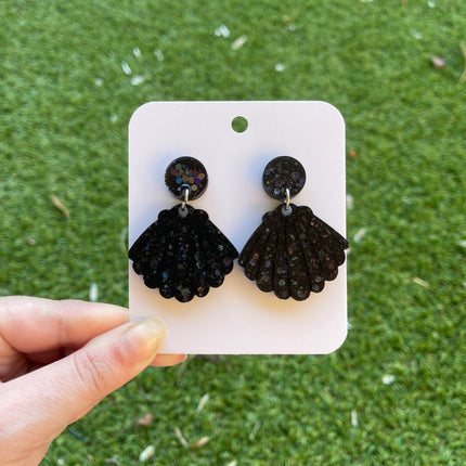 Clam Shell Glitter Earrings- Black