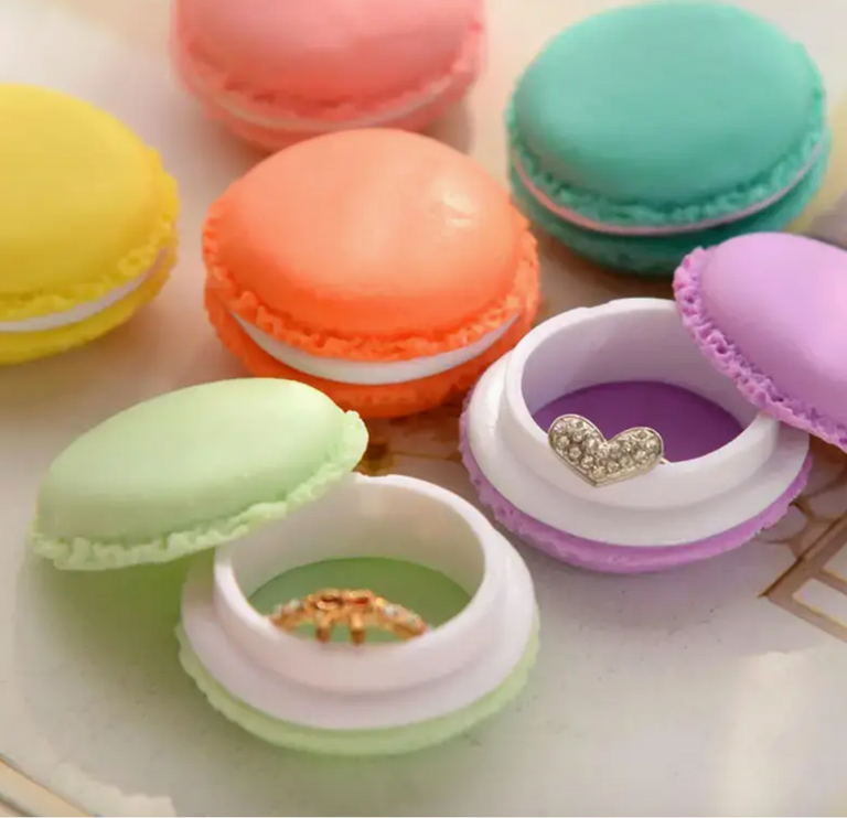 Mini Macaron Box