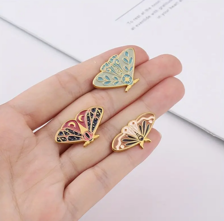 'Pretty Moth' Pin